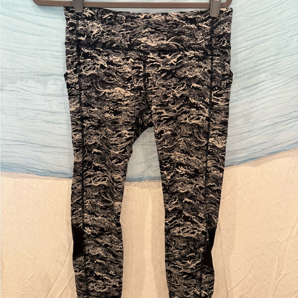 lululemon athletica Black and Gray Patterned Leggings